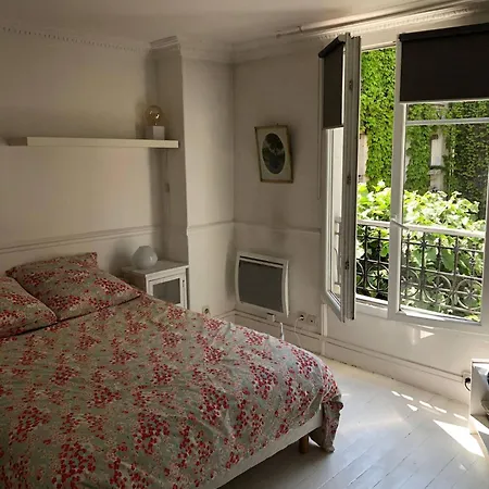 Cosy - Abbesses Montmartre Apartment Paris